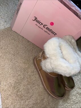 Juicy Couture Metallic rose gold Boots with White Faux Fur Cuff